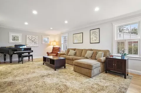 10 Higgins Rd, Marblehead, MA 01945 photo 5