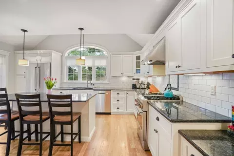 10 Higgins Rd, Marblehead, MA 01945 photo 8