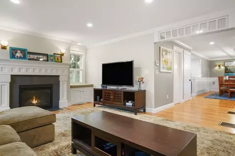10 Higgins Rd, Marblehead, MA 01945 photo 4