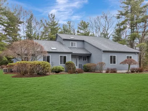 113 Chestnut St, Easton, MA 02356