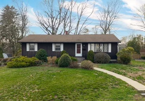 172 Brook St, Somerset, MA 02726