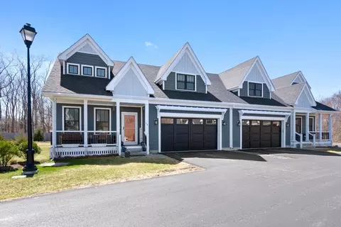 18 Primrose Ln #18, Ipswich, MA 01938