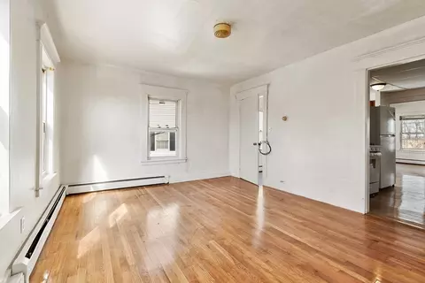 Living - 23 Mount Vernon St, Gloucester, MA 01930 photo 4 of 4