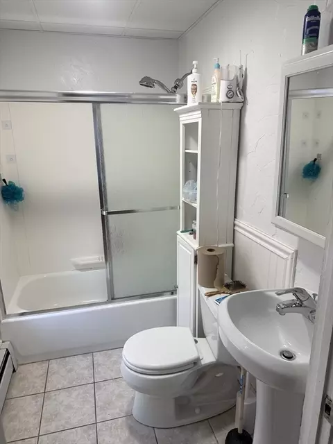 Bath - 23 Mount Vernon St, Gloucester, MA 01930 photo 2 of 5