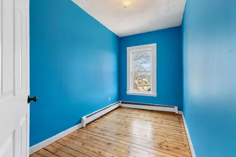 Bedroom - 23 Mount Vernon St, Gloucester, MA 01930 photo 3 of 10