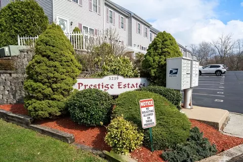 5239 N Main St #20, Fall River, MA 02720 photo 2