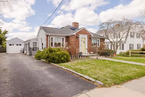 Exterior - 554 Madison St, Fall River, MA 02720 photo 3 of 5