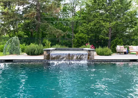 Exterior - 54 Lincoln St, Hingham, MA 02043 photo 3 of 5