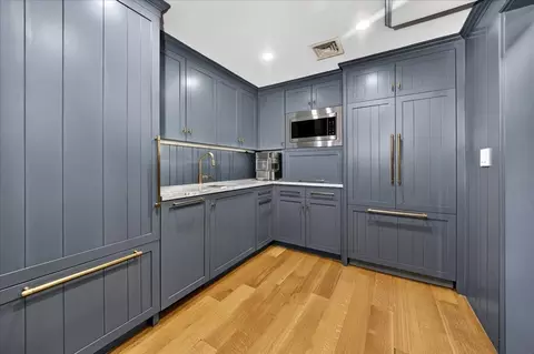 Kitchen - 54 Lincoln St, Hingham, MA 02043 photo 6 of 6