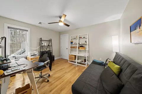 697 Salisbury, Worcester, MA 01609 photo 27