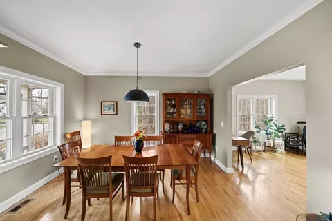 697 Salisbury, Worcester, MA 01609 photo 14