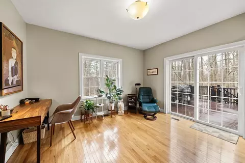 697 Salisbury, Worcester, MA 01609 photo 15