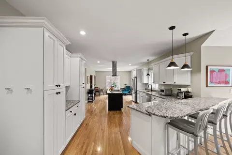 697 Salisbury, Worcester, MA 01609 photo 7