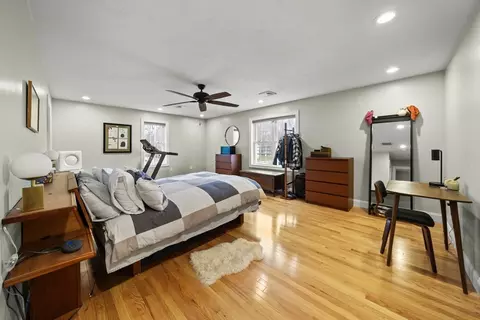 697 Salisbury, Worcester, MA 01609 photo 19