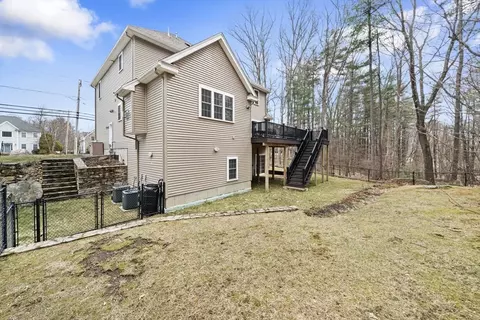 697 Salisbury, Worcester, MA 01609 photo 29