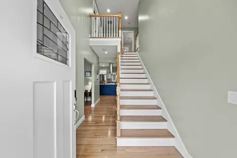 697 Salisbury, Worcester, MA 01609 photo 4