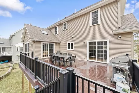 697 Salisbury, Worcester, MA 01609 photo 31
