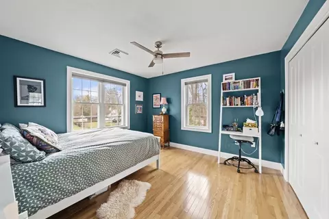 697 Salisbury, Worcester, MA 01609 photo 23