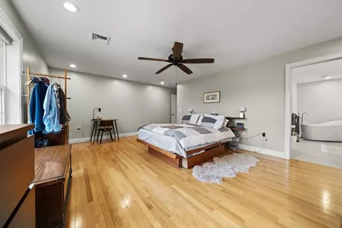 697 Salisbury, Worcester, MA 01609 photo 18