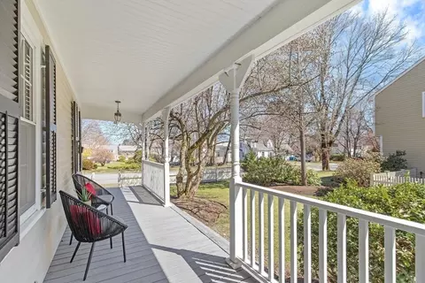 20 Prospect St, Reading, MA 01867 photo 4