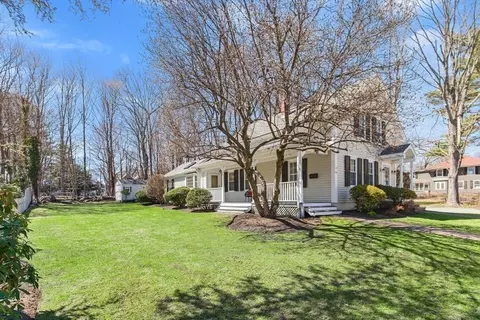 20 Prospect St, Reading, MA 01867 photo 2
