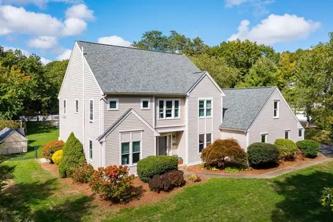 72 Pilgrim Trl, Marshfield, MA 02050 photo 2