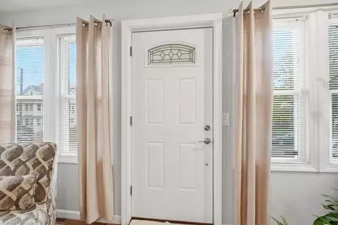 Entry Way - 70 Norman St, Springfield, MA 01104 photo 1 of 2
