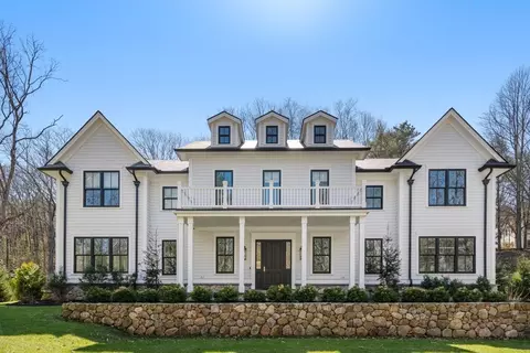 196 Pond Rd, Wellesley, MA 02482