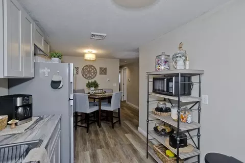 93 Pendleton Ave, Springfield, MA 01109 photo 26