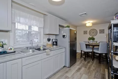 93 Pendleton Ave, Springfield, MA 01109 photo 25