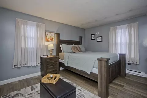93 Pendleton Ave, Springfield, MA 01109 photo 12