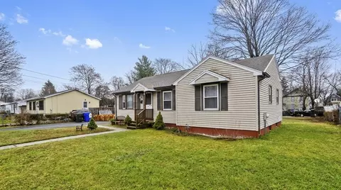 93 Pendleton Ave, Springfield, MA 01109 photo 4