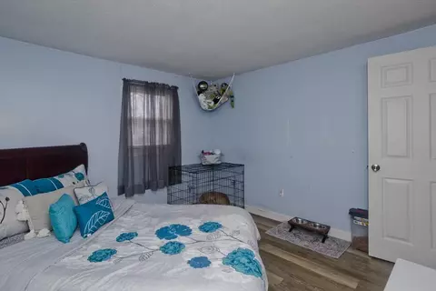 93 Pendleton Ave, Springfield, MA 01109 photo 15