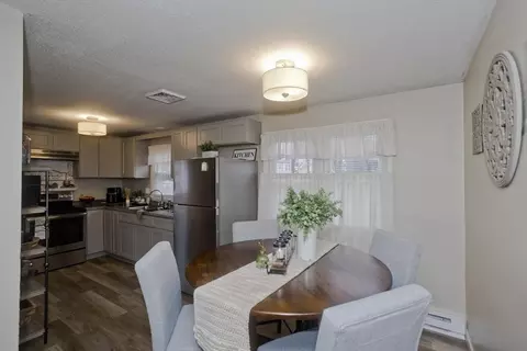 93 Pendleton Ave, Springfield, MA 01109 photo 29