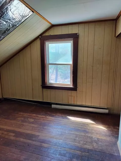 Bedroom - 1 Indian Neck Rd, Wareham, MA 02571 photo 2 of 4