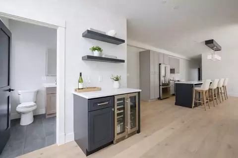 21 Tanglewood Rd #1, Boston, MA 02124