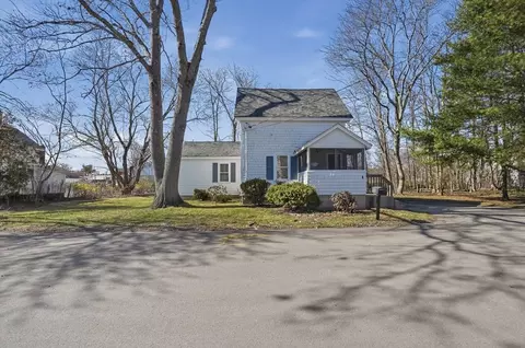 4 County Ln, Easton, MA 02375