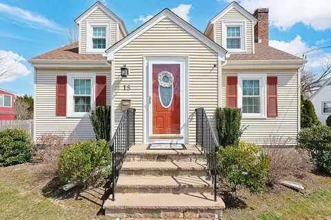 18 Circle Dr, Framingham, MA 01702
