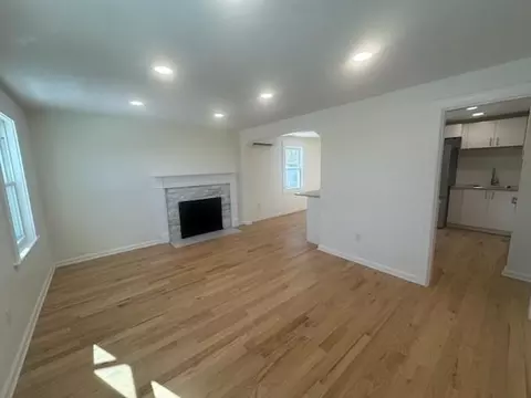 23 Cheney St, Needham, MA 02494 photo 4