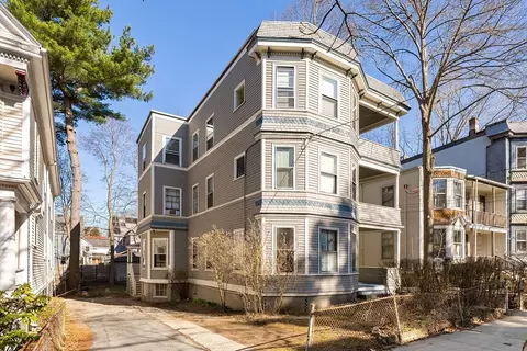 285 Chestnut Ave, Boston, MA 02130