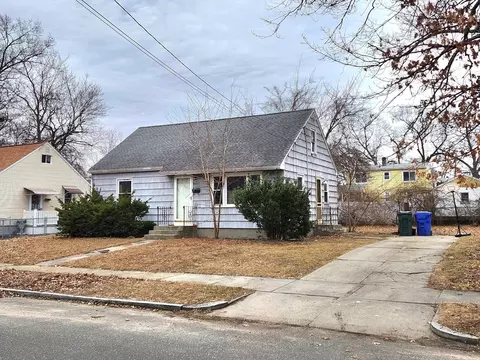 245 El Paso St, Springfield, MA 01104 photo 3