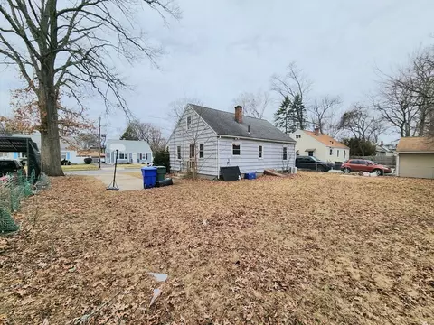 245 El Paso St, Springfield, MA 01104 photo 8