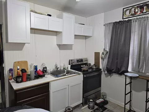 65 Ridgewood St, Boston, MA 02122