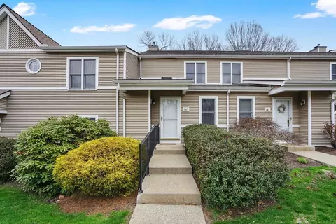 61 Abbey Memorial Dr #145, Chicopee, MA 01020