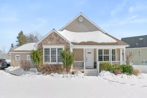 3 Parkview Ln, Brockton, MA 02302