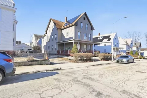 8 Lowell St, Worcester, MA 01603 photo 2