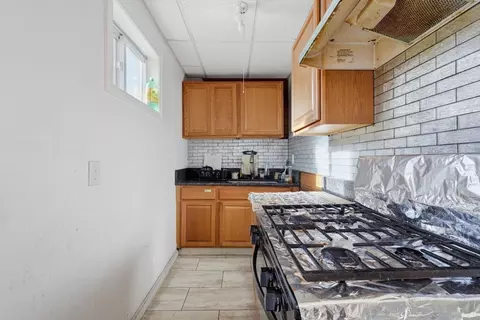 8 Lowell St, Worcester, MA 01603 photo 13