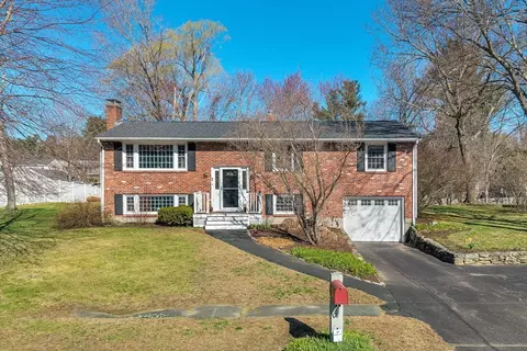 154 Holly Ln, Holliston, MA 01746