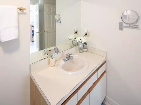 Bath - 131 Shellback #131T, Mashpee, MA 02649 photo 2 of 3