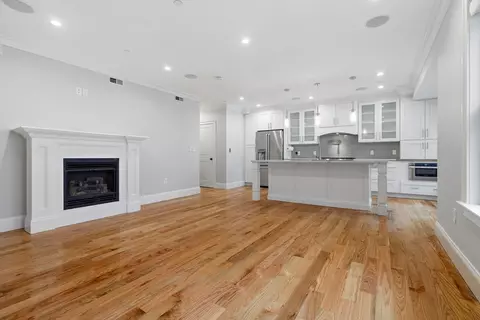 160 W Broadway #202, Boston, MA 02127